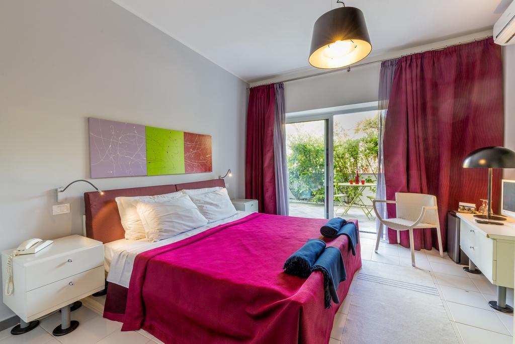 Hotel Residence Hibiscus Ла Калета Екстериор снимка