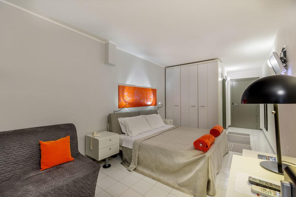 Hotel Residence Hibiscus Ла Калета Екстериор снимка
