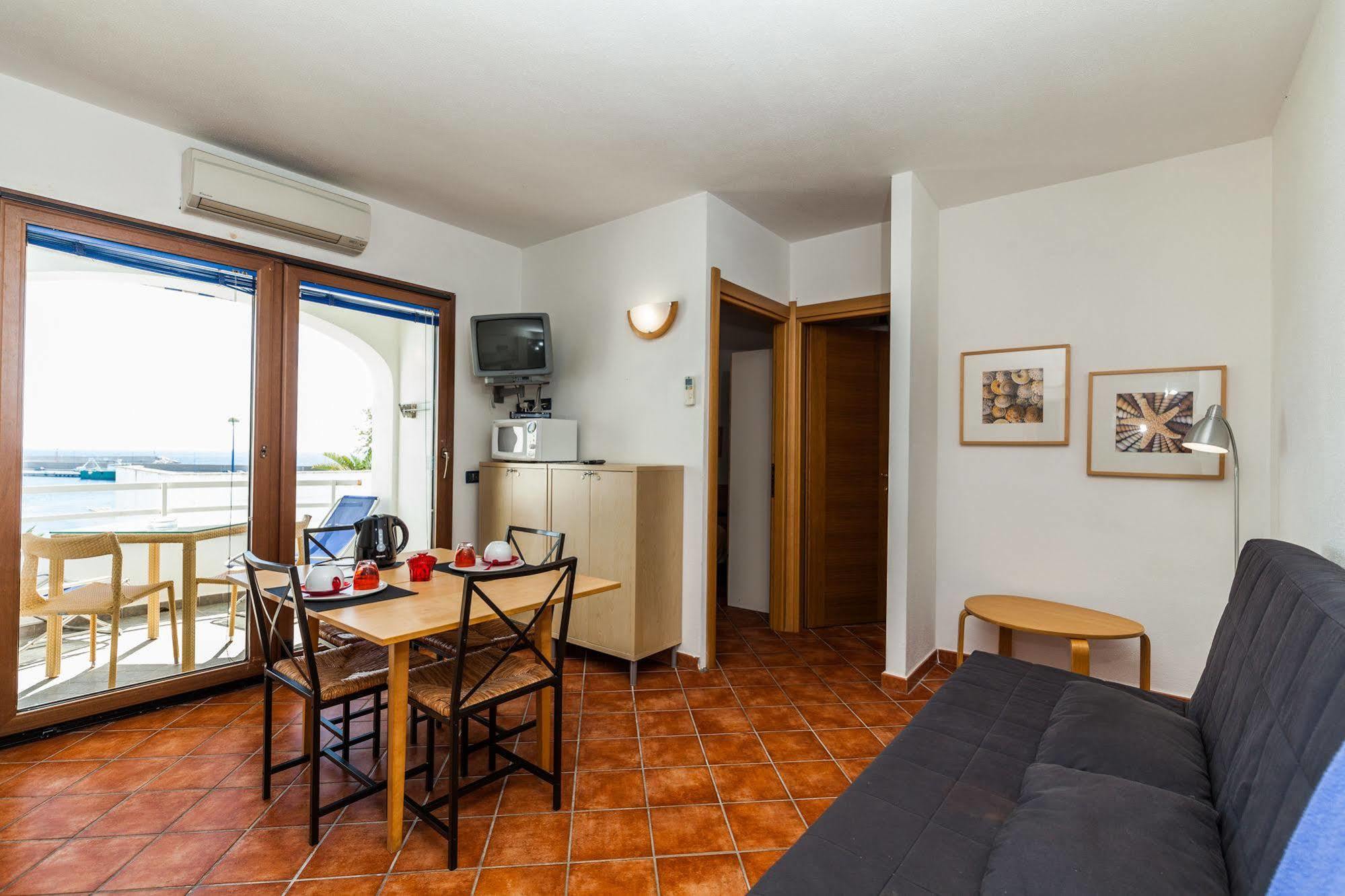 Hotel Residence Hibiscus Ла Калета Екстериор снимка